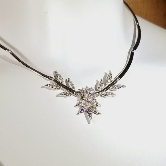 16" Rhinestone Necklace With Leaf Design - Picture 6 of 8